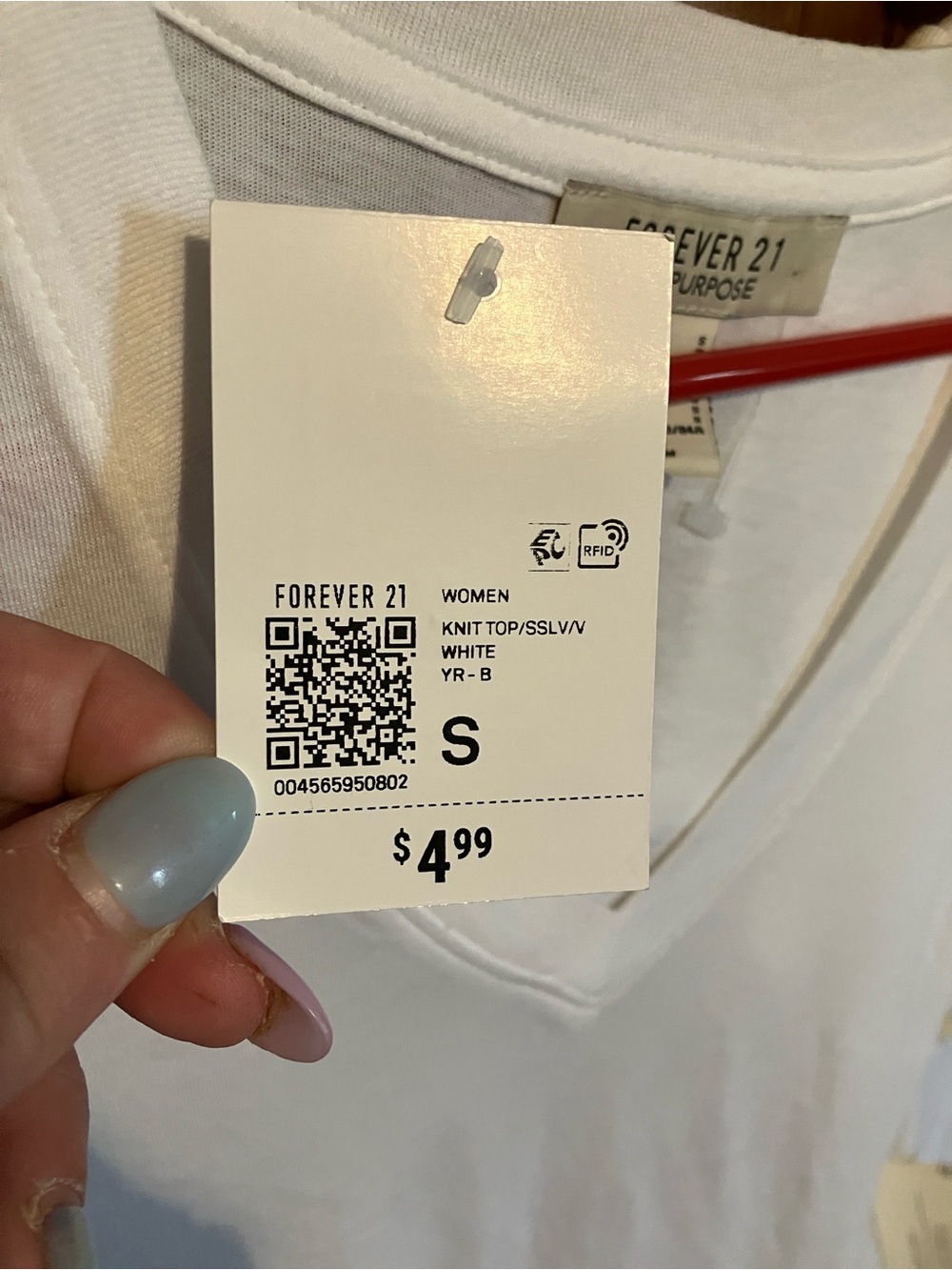 Nike Racerback Tank Tops & White and Gray Tees plus a set of clips w/ each one - Picture 13 of 16